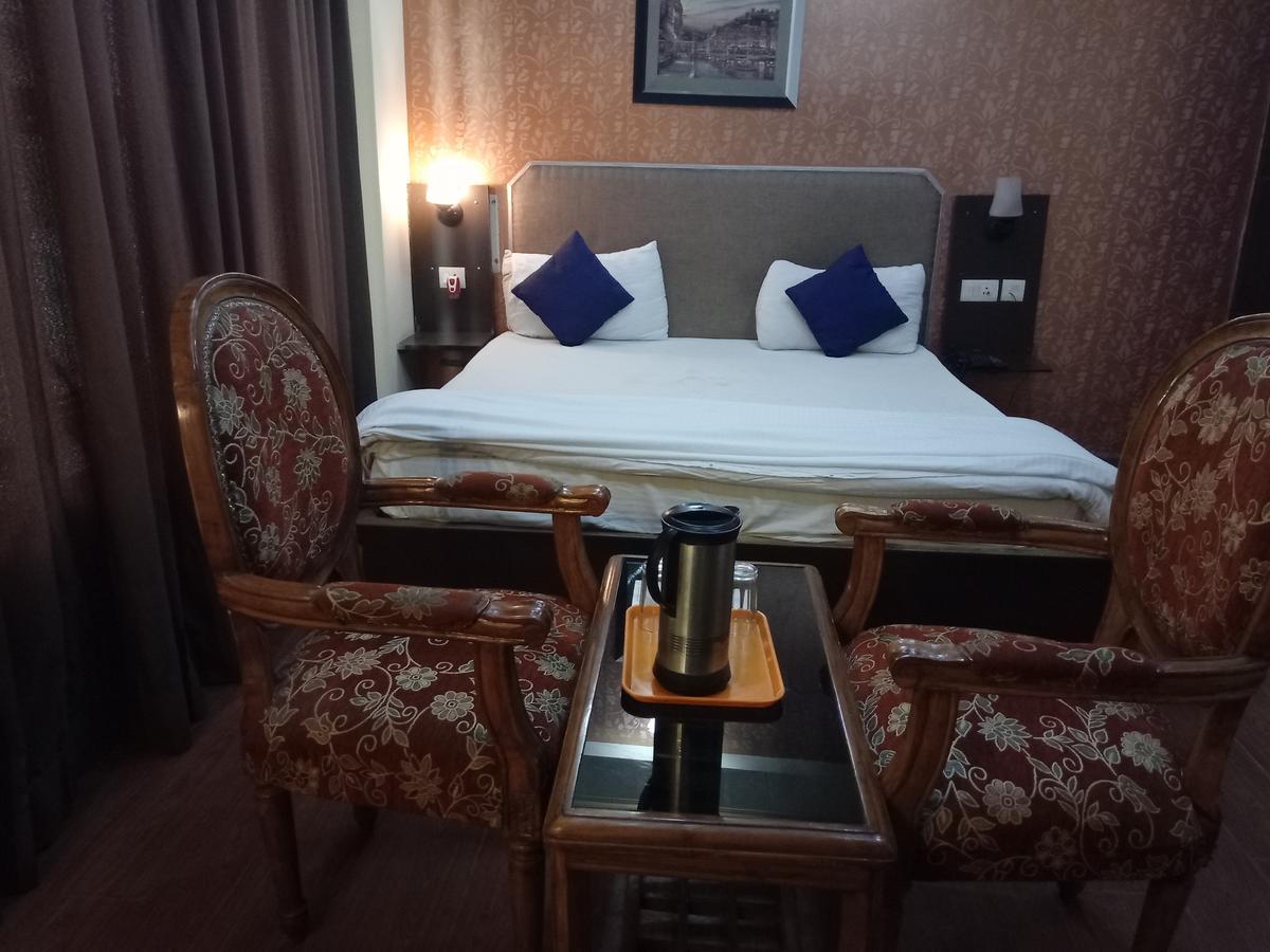 Hotel Samrat Kaushambi Ghaziabad Exterior photo